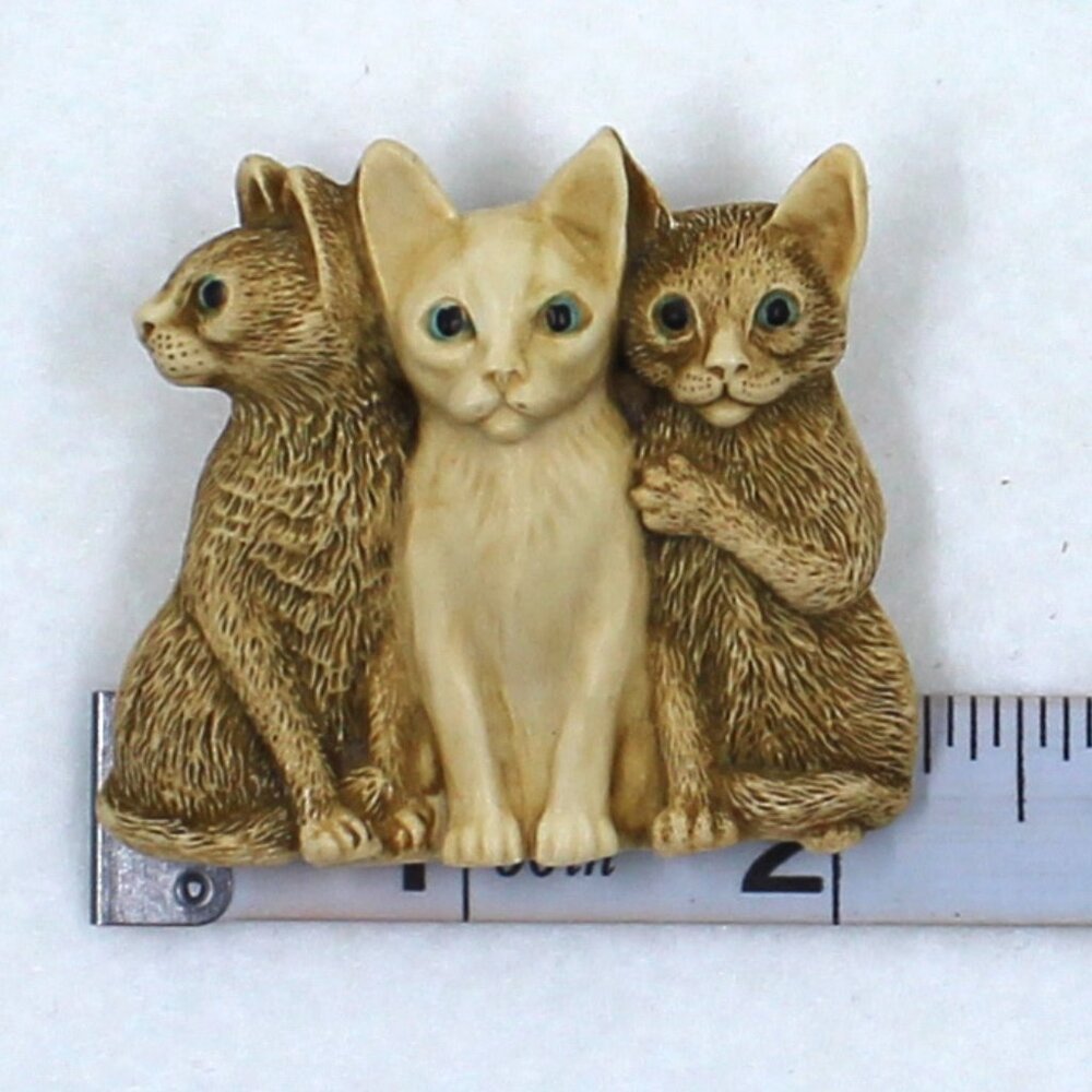 Harmony Kingdom Made in England 3 Green Eyed Furry Cat Brooch or Pin - Picture 9 of 12